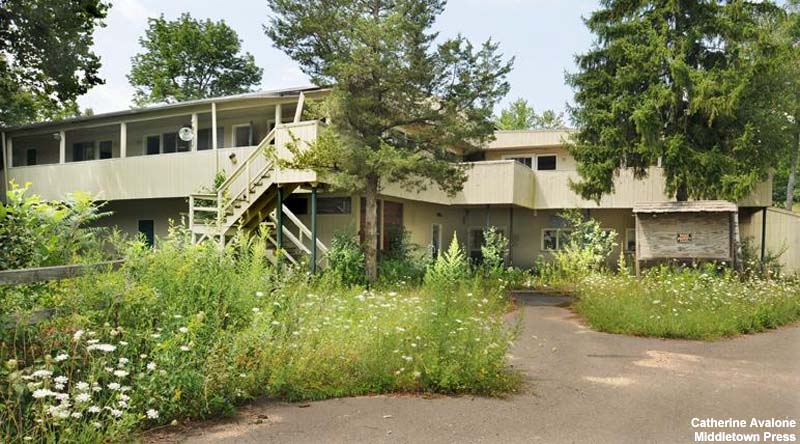 The abandoned Powder Ridge base lodge (2008)
