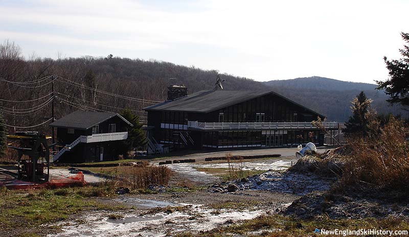 The idle base area during the demolition of Gramp's Lift (2005)
