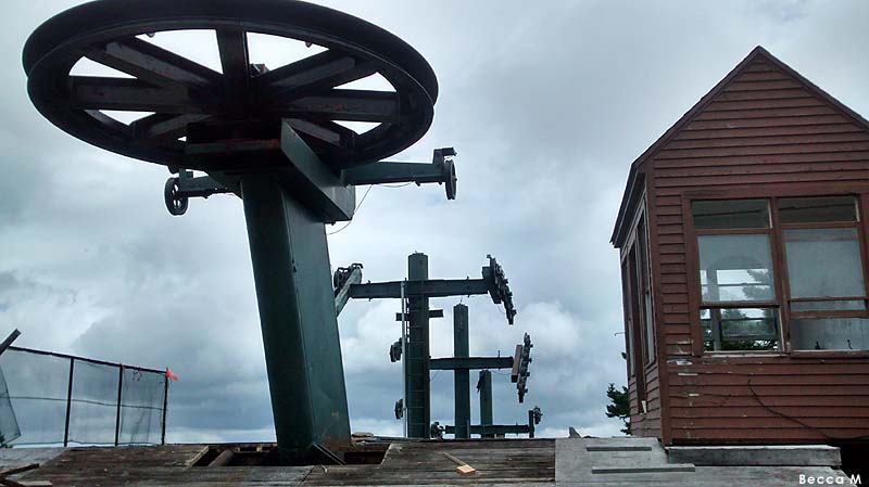 The top terminal during removal (2014)