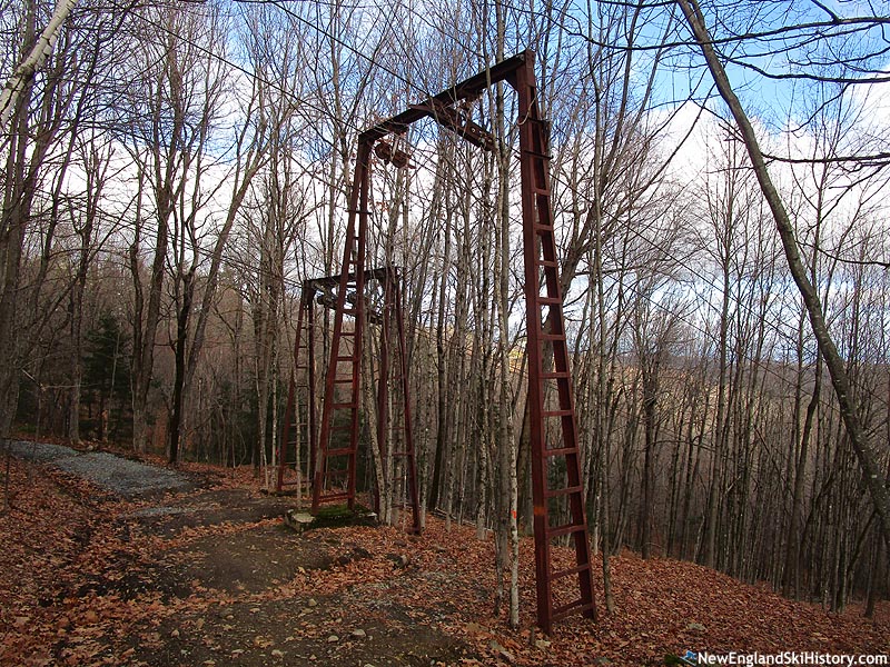 The lift line (right) (November 2023)