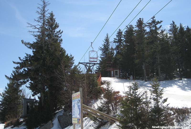 The beginning of the segment of the double chairlift above the Knoll