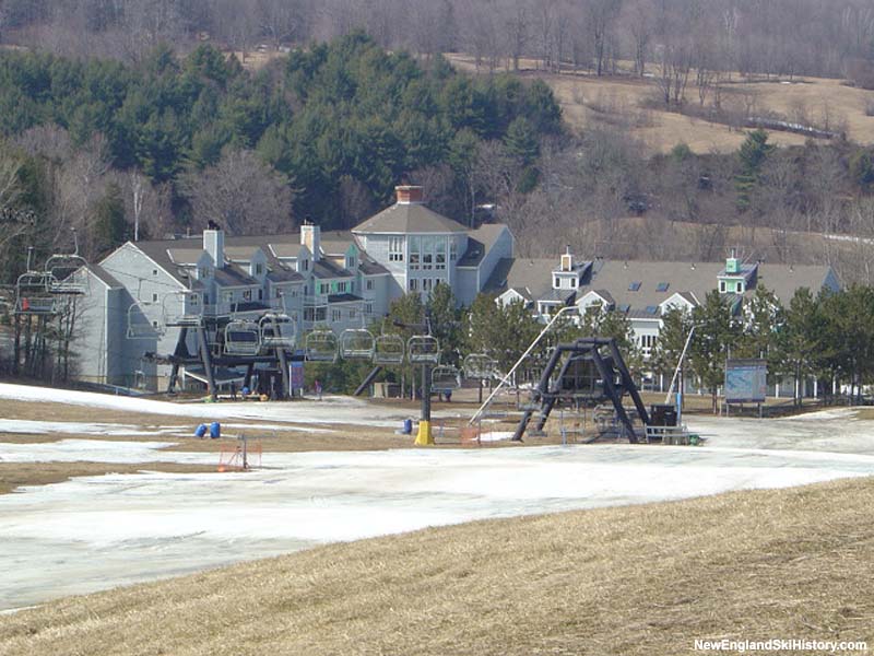 The Novice and Village triple chairlifts (2004)