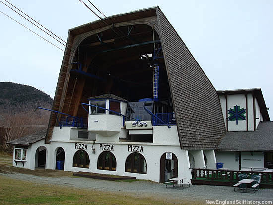 The bottom terminal of the tram (2007)